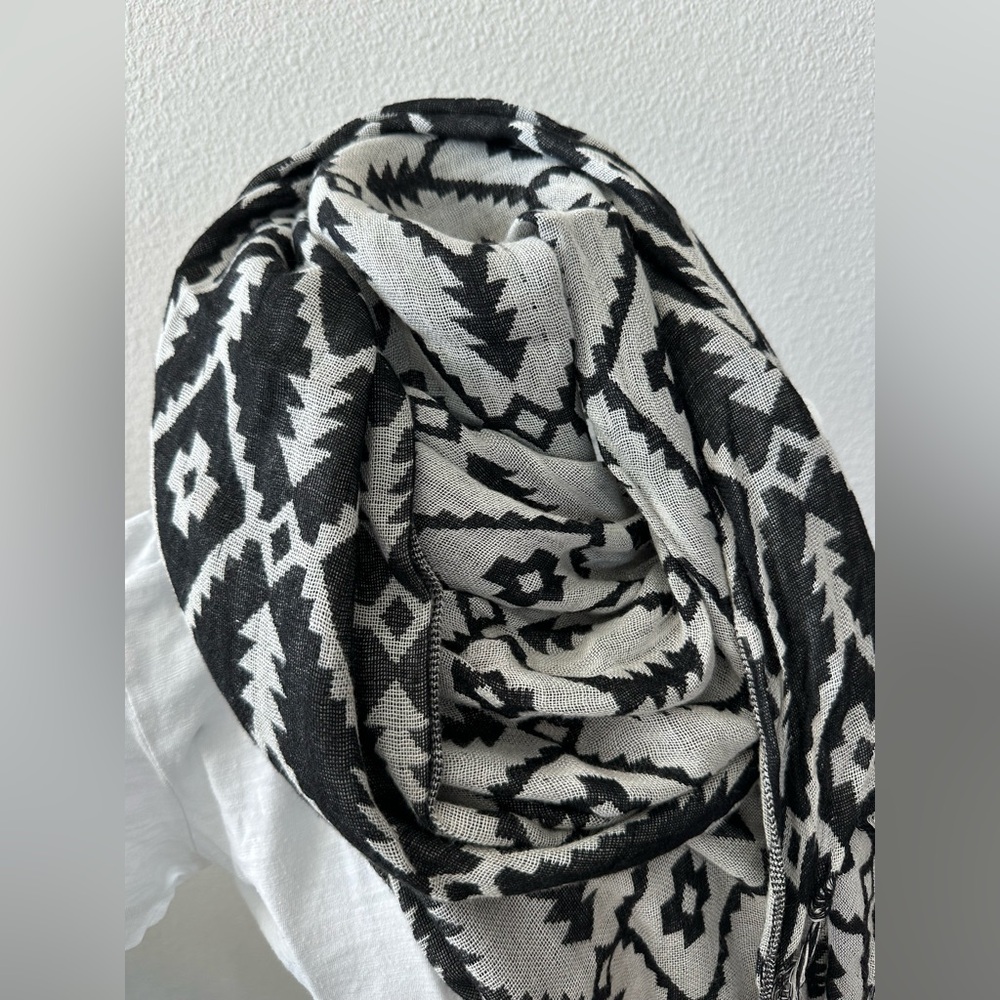 Scarf - Picture 4 of 5
